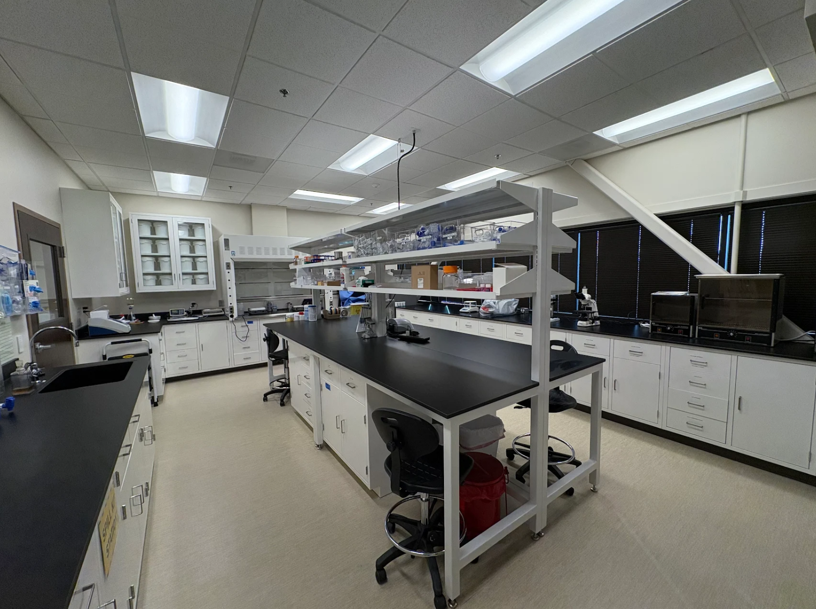 An image of the inside of Sparks Brain Preservation's laboratory space